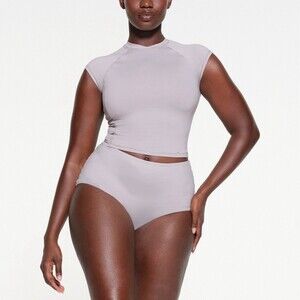 Skims Recycled Swim Raglan T-Shirt Chrome
Size Small